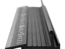 LINIJKA Z PROFILEM OCHRONNYM 200 MM
