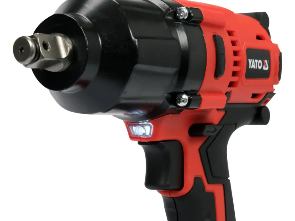 ZESTAW YATO 18V: KLUCZ UDAROWY 1/2'' 700 NM, NASADKI - DWA AKUMULATORY 3AH
